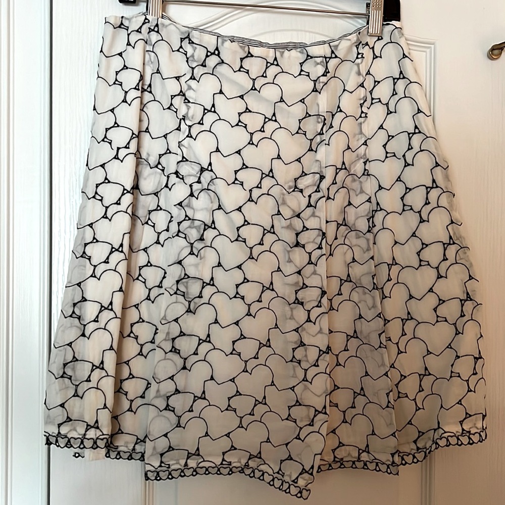 Cynthia Steffe white skirt with heart design -Sz 8